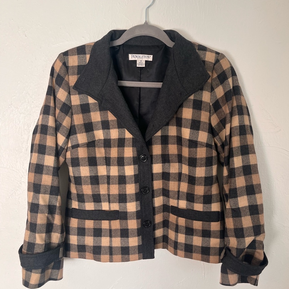 Pendleton Women's Plaid Blazer - Gray and Tan